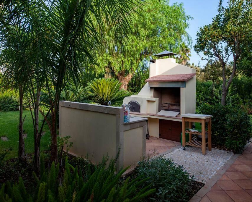 Spaziosa Villa Con Piscina E Giardino, פולינאנו א מארה מראה חיצוני תמונה