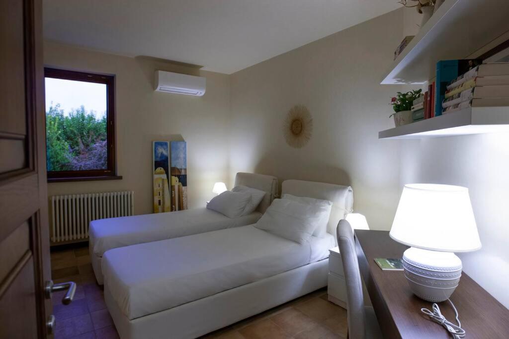Spaziosa Villa Con Piscina E Giardino, פולינאנו א מארה מראה חיצוני תמונה