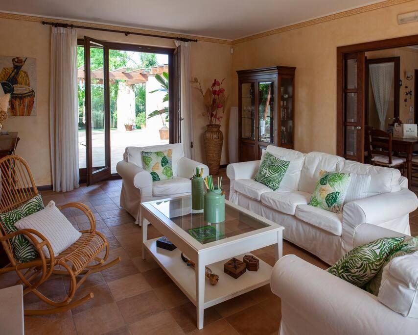 Spaziosa Villa Con Piscina E Giardino, פולינאנו א מארה מראה חיצוני תמונה