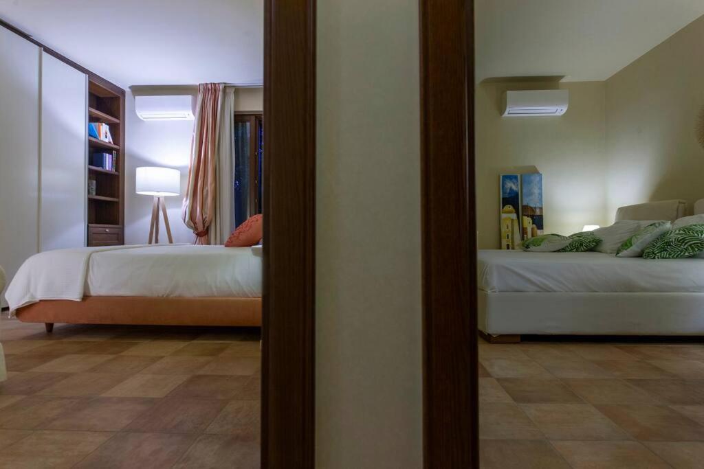 Spaziosa Villa Con Piscina E Giardino, פולינאנו א מארה מראה חיצוני תמונה