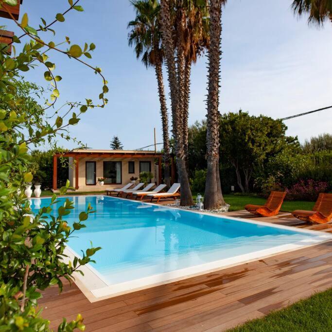 Spaziosa Villa Con Piscina E Giardino, פולינאנו א מארה מראה חיצוני תמונה